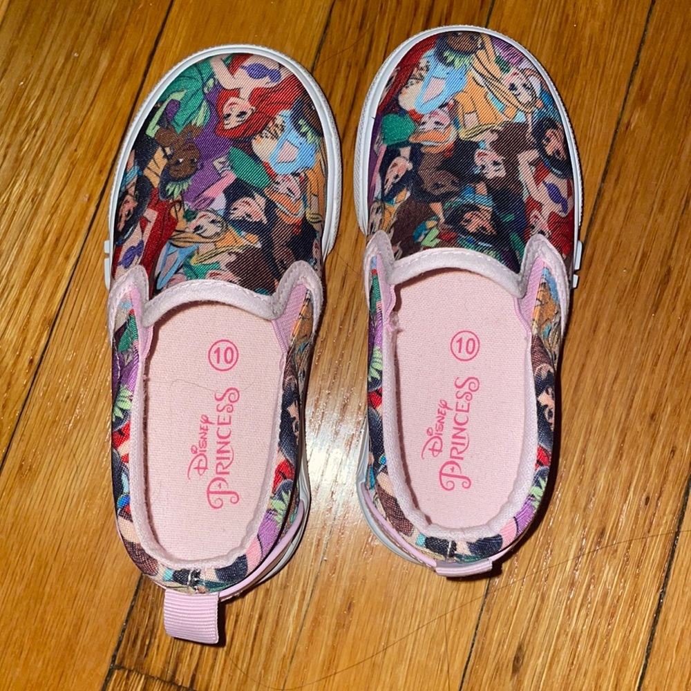 GIRLS SHOES SIZE 10